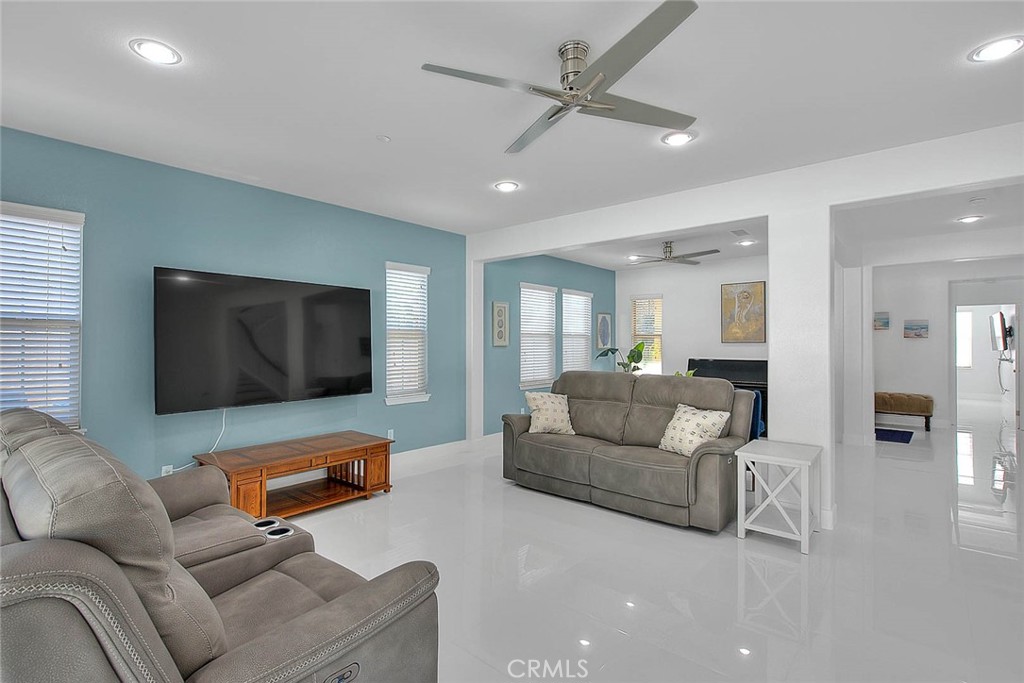 5924 Nisa Drive Property Photo 10