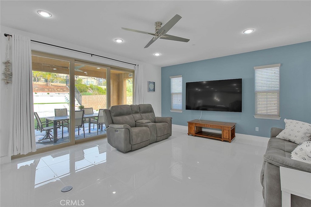 5924 Nisa Drive Property Photo 11