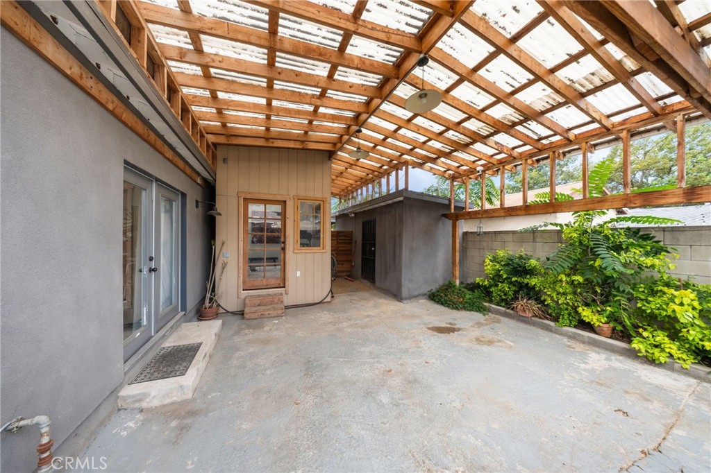 3858 S Hobart Boulevard Property Photo 31