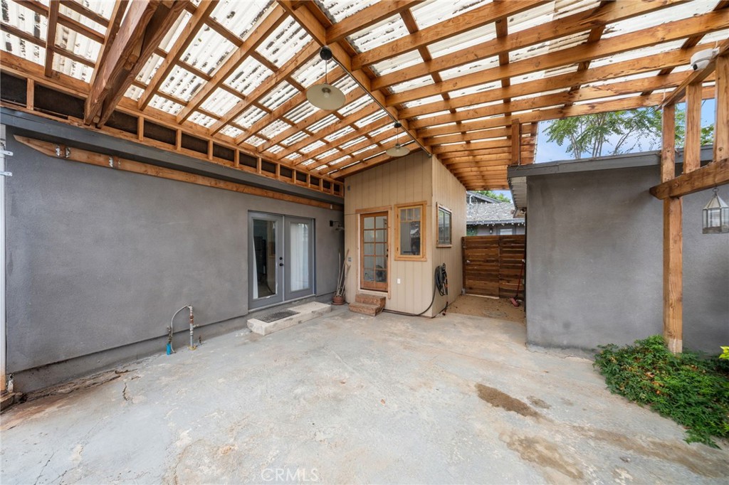 3858 S Hobart Boulevard Property Photo 33