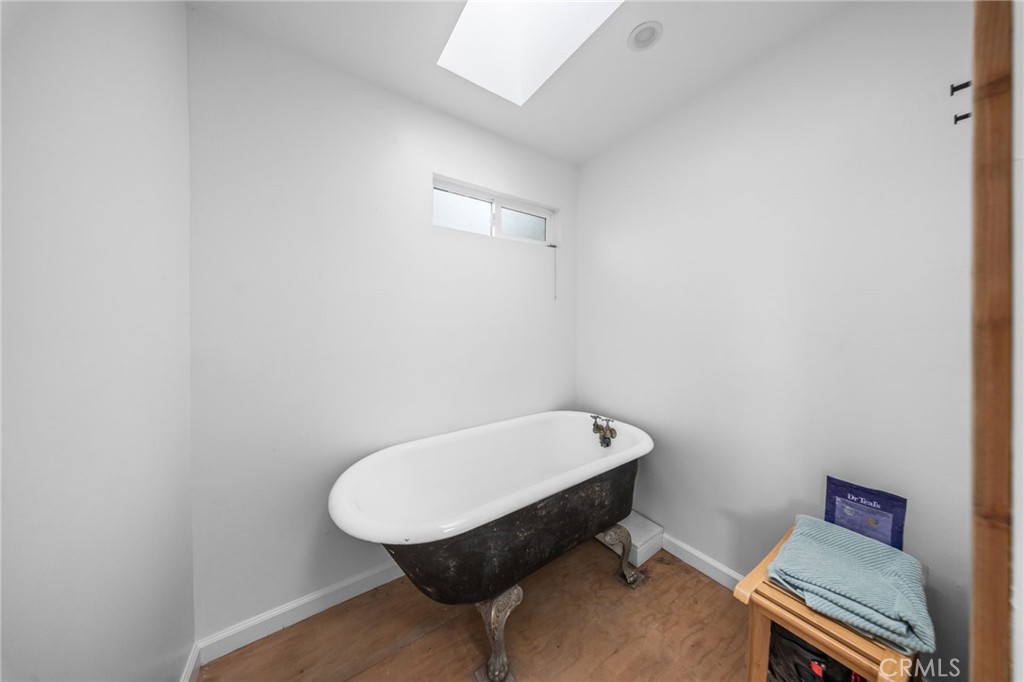 3858 S Hobart Boulevard Property Photo 39