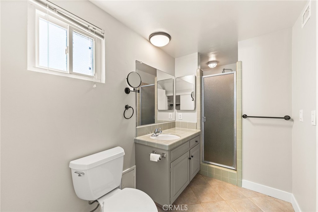 547 W 25th Property Photo 33