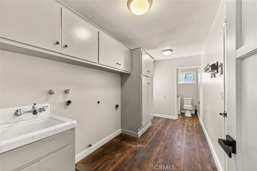 547 W 25th Property Photo 36
