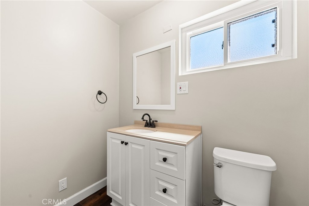 547 W 25th Property Photo 37