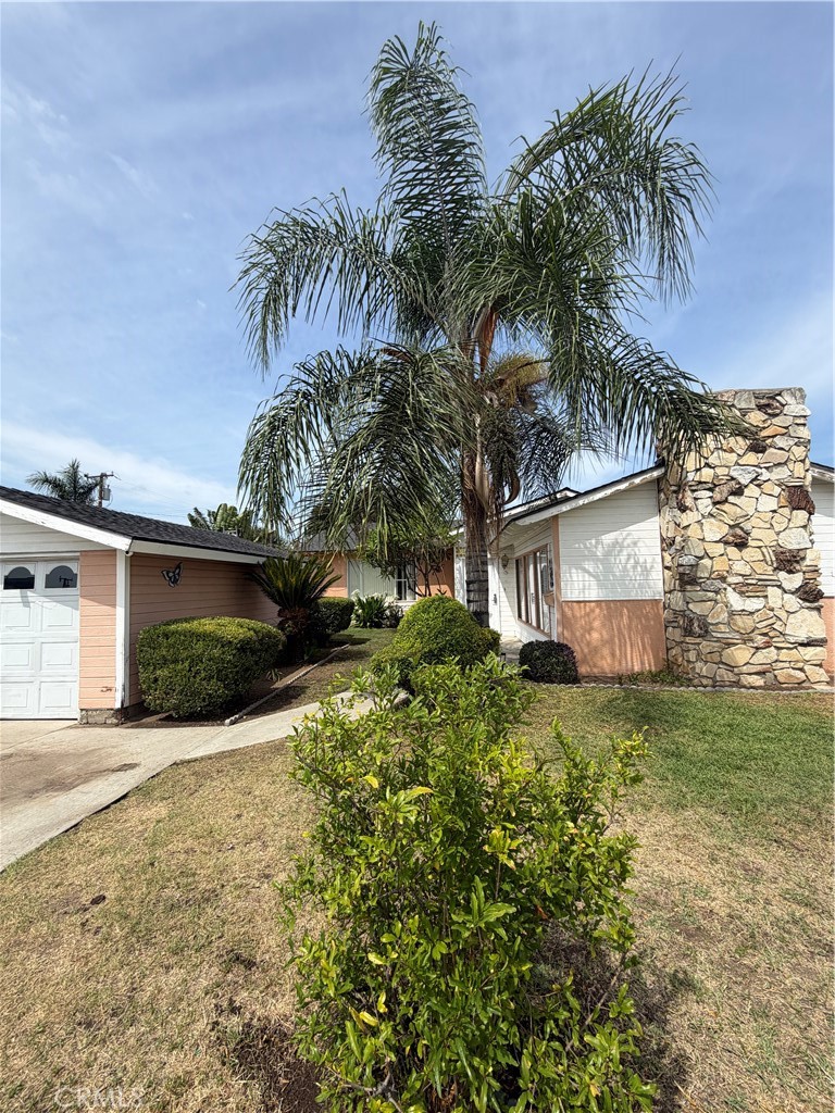 1381 N Glenfinnan Property Photo 1