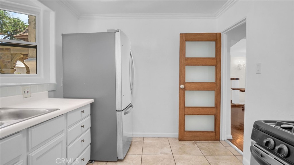 2620 Commodore Property Photo 11