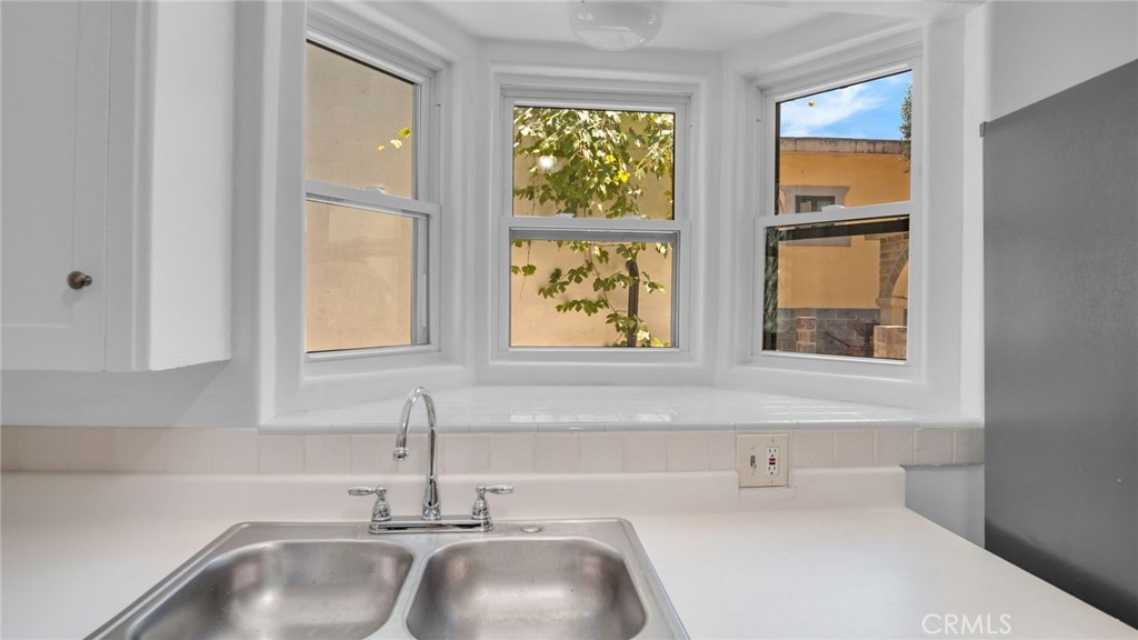 2620 Commodore Property Photo 12