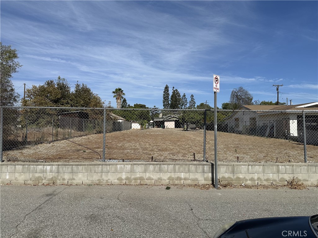 4303 Walnut Property Photo 1