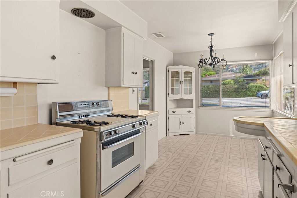 334 W Virginia Property Photo 10
