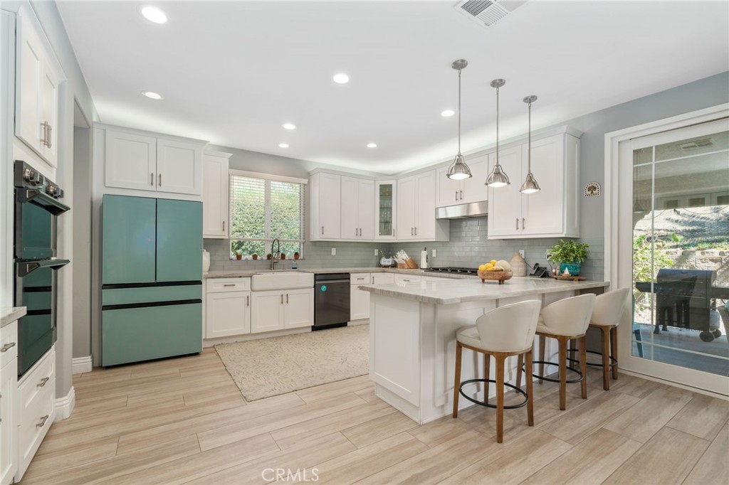 30180 Cheveley Park Property Photo 9