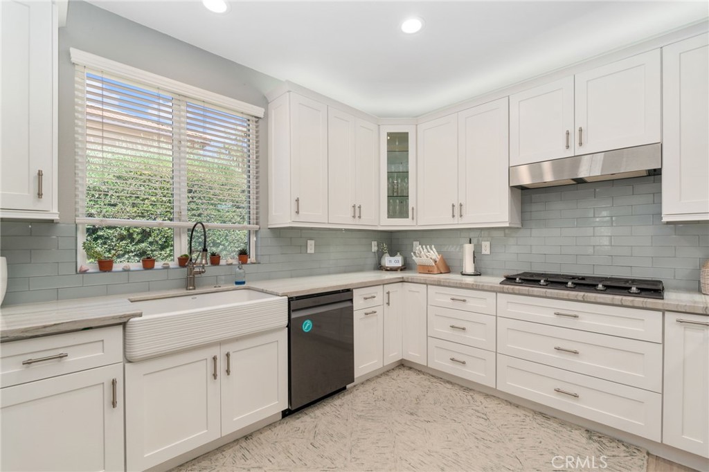 30180 Cheveley Park Property Photo 11