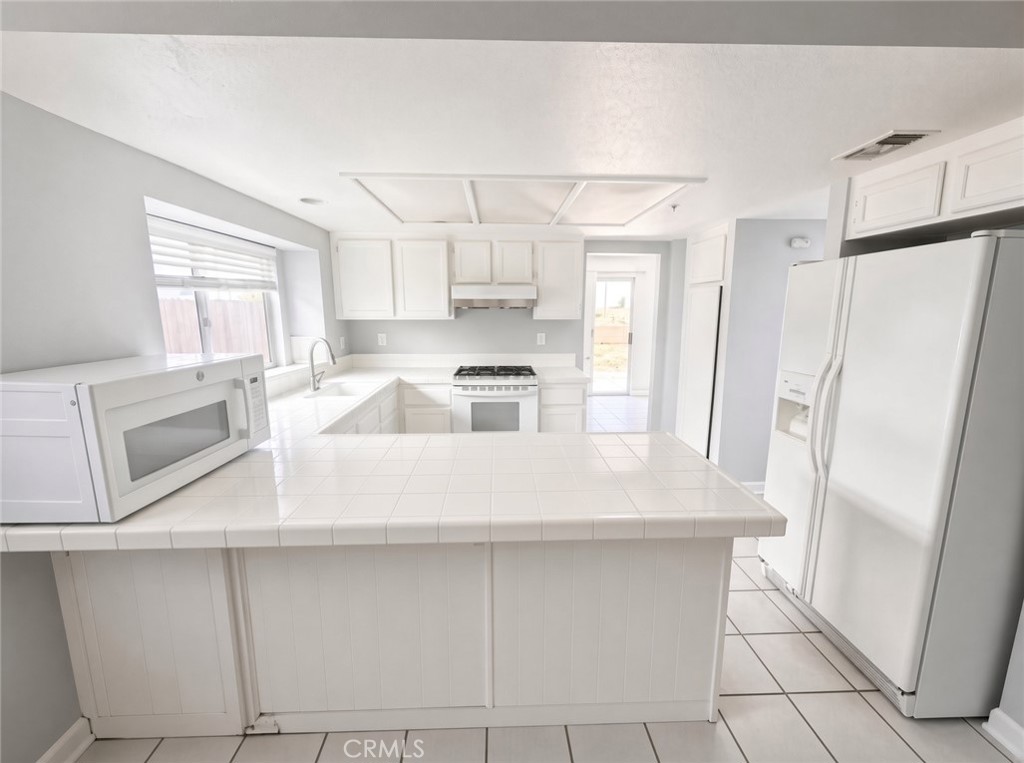 14932 Dandelion Court Property Photo 4