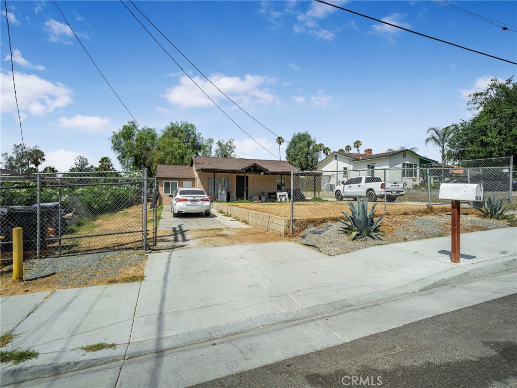 6958 37th Street Property Photo