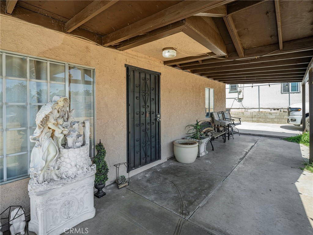 6958 37th Street Property Photo 4