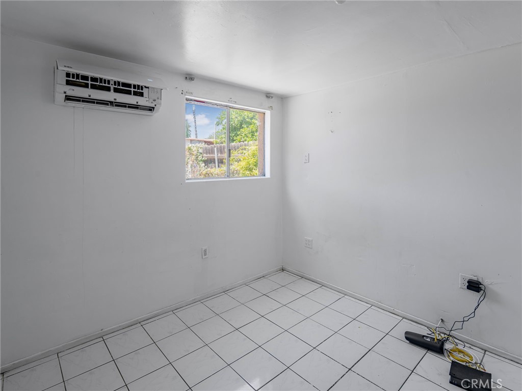 6958 37th Street Property Photo 9