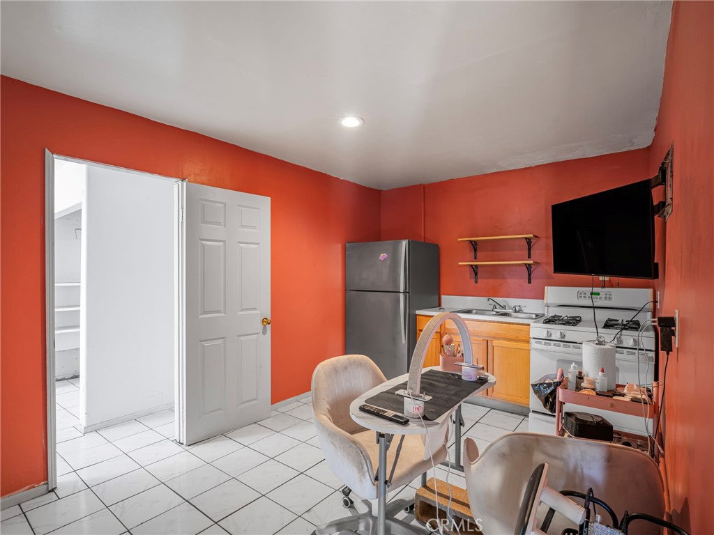 6958 37th Street Property Photo 11