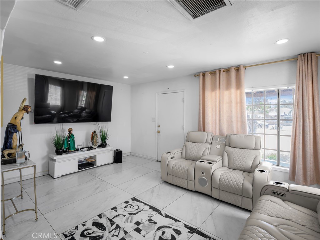 6958 37th Street Property Photo 24