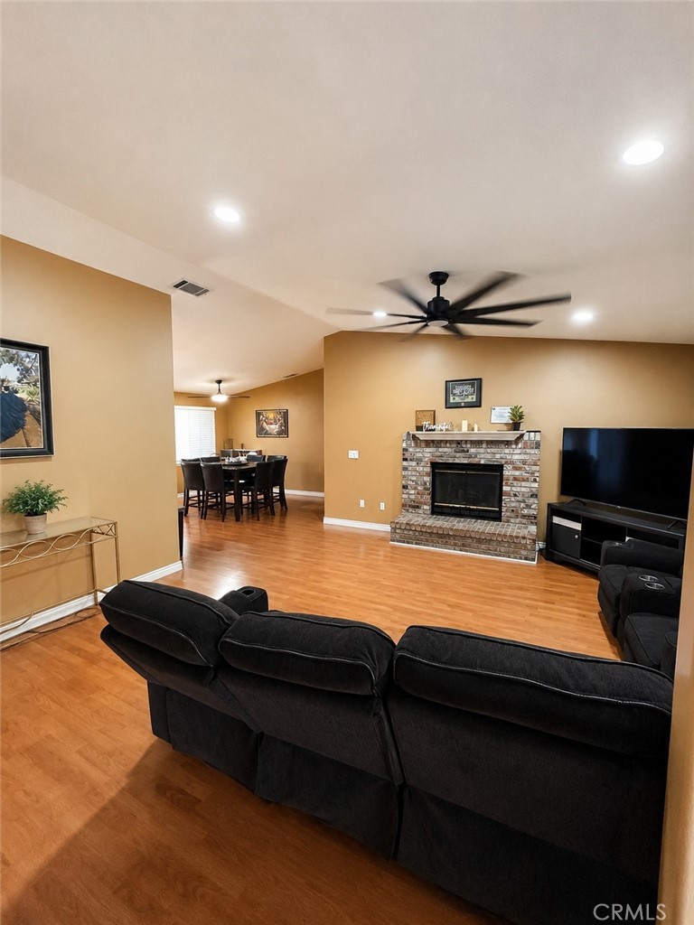 14168 Tu Su Property Photo 5