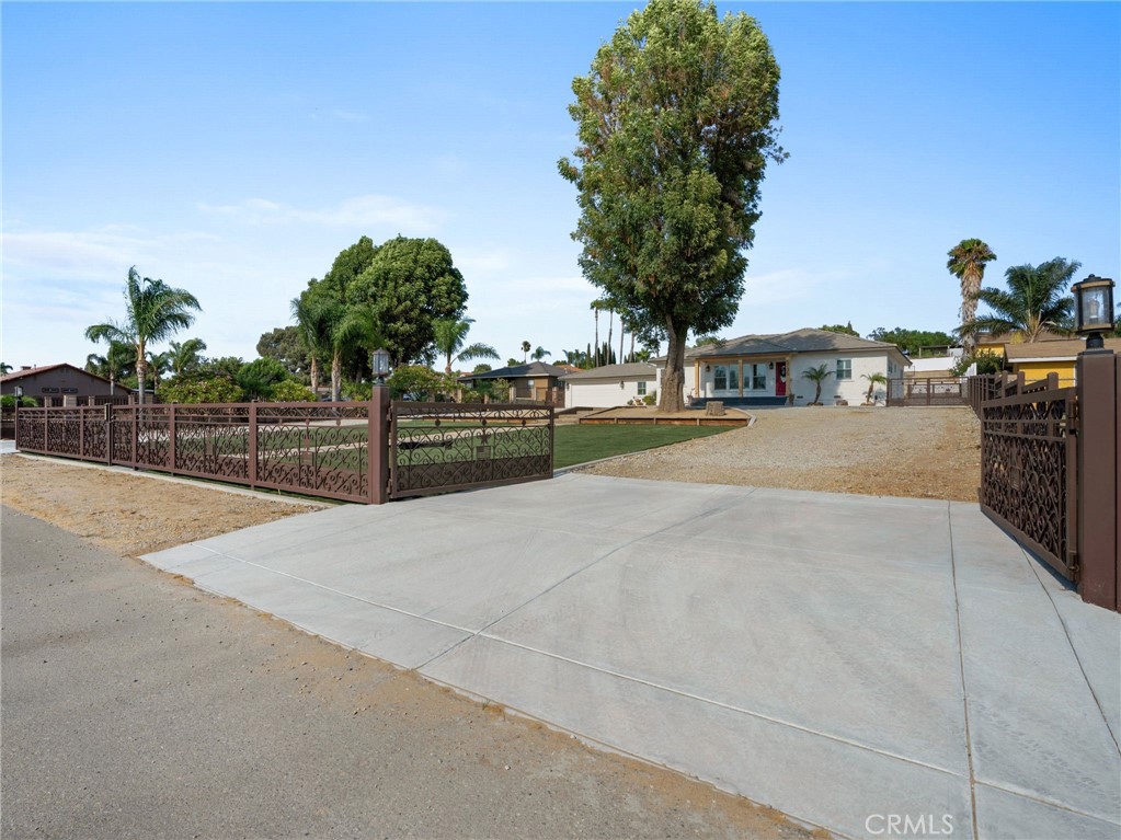 5736 Country Lane Property Photo