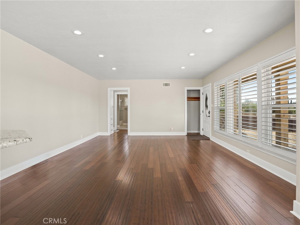 5736 Country Lane Property Photo 3