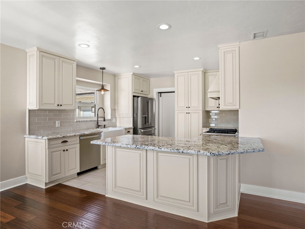 5736 Country Lane Property Photo 6