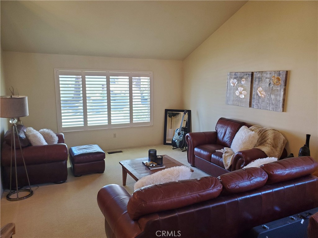 2046 N Kelly Property Photo 5