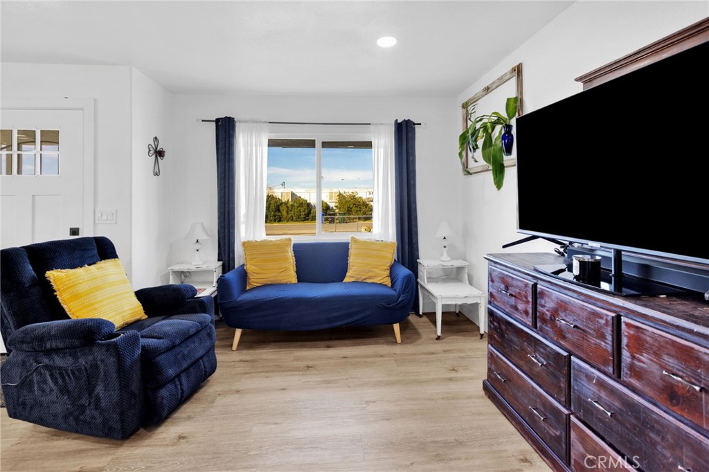 15109 Anacapa Road Property Photo 8