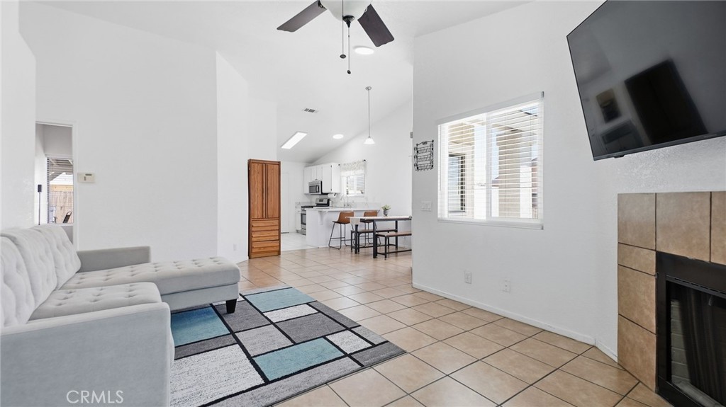 14128 Poplar Property Photo 8