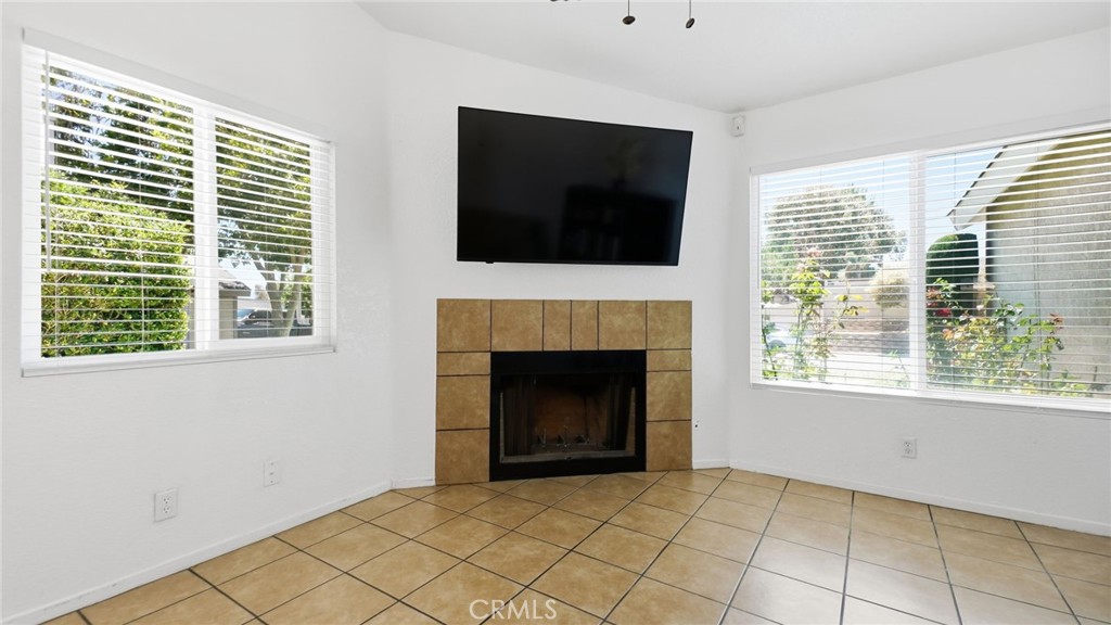 14128 Poplar Property Photo 10