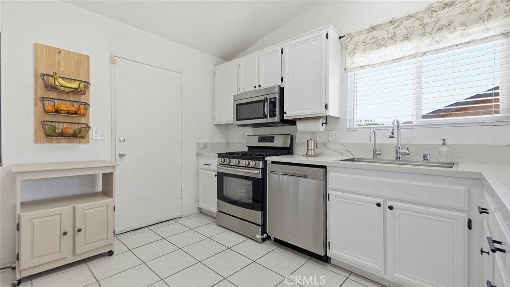 14128 Poplar Property Photo 17