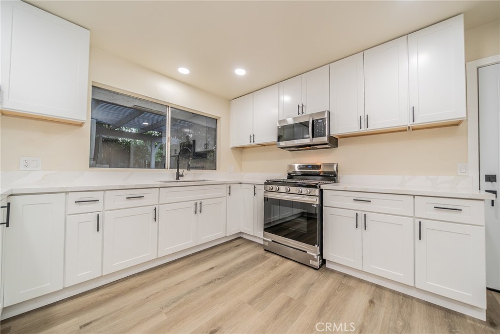 11410 Lombardy Property Photo 2