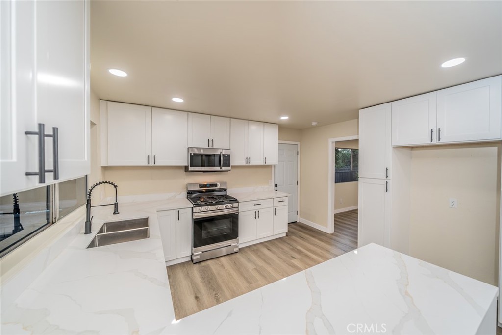 11410 Lombardy Property Photo 3