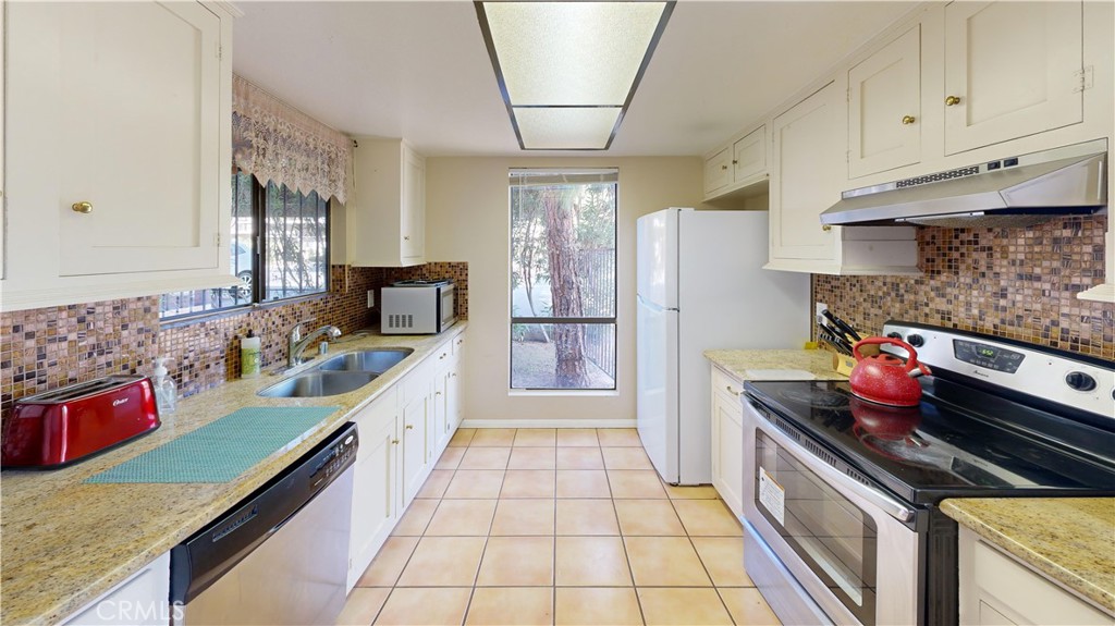 5205 E Waverly Drive 91 Property Photo 4
