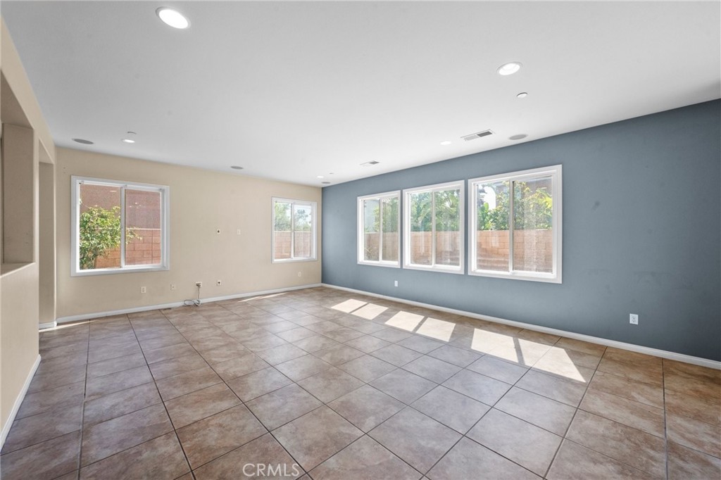 5430 Padua Way Property Photo 4