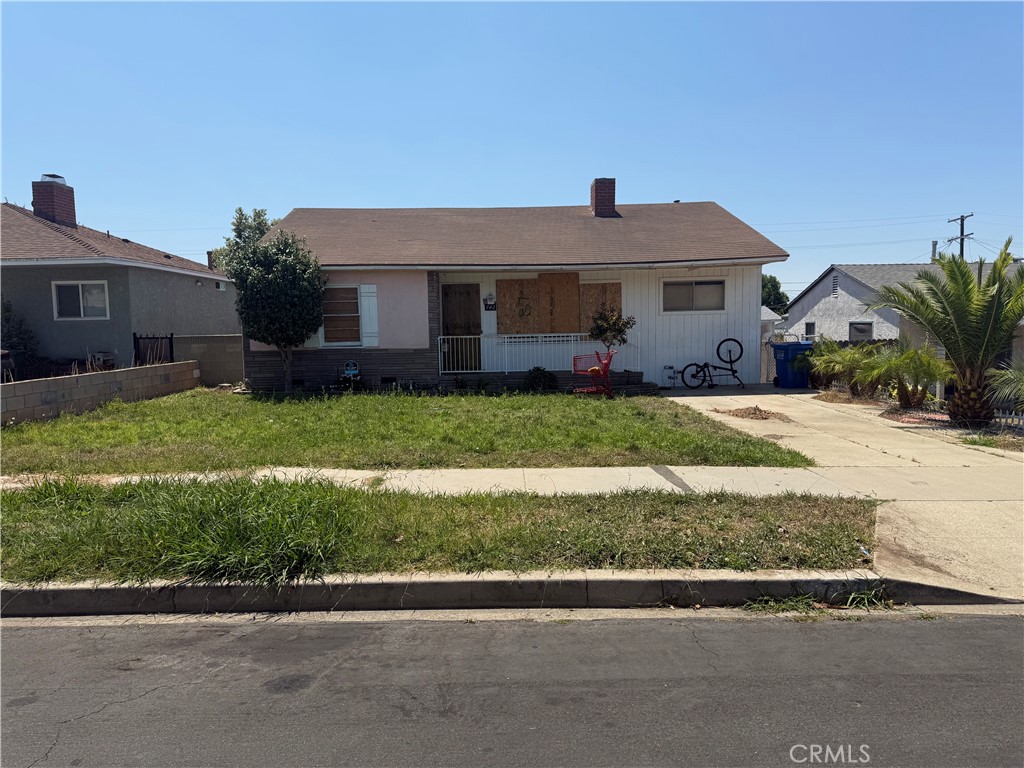 742 W 132 Property Photo 1