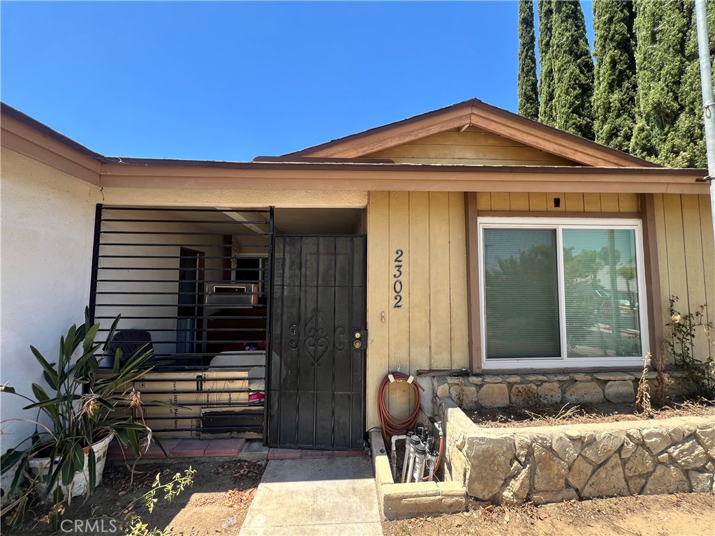 2302 Avenida Del Vista Property Photo 4