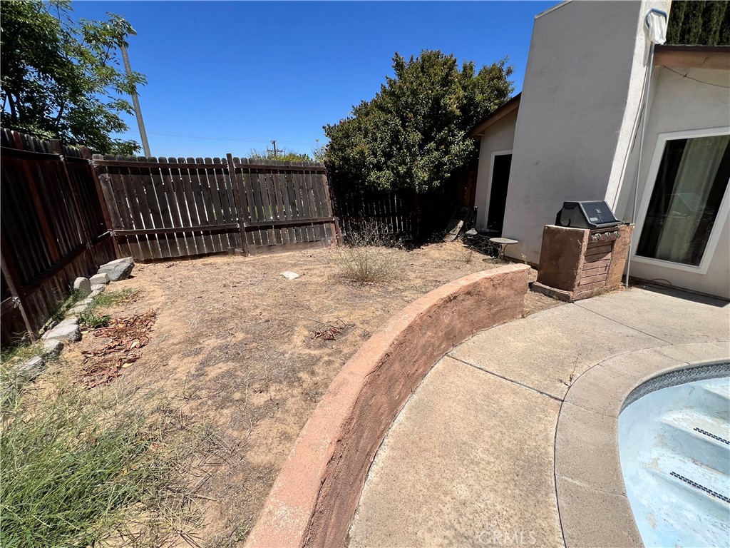 2302 Avenida Del Vista Property Photo 6
