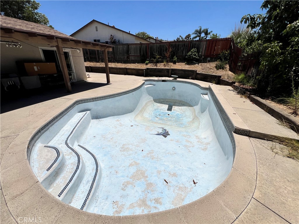 2302 Avenida Del Vista Property Photo 7