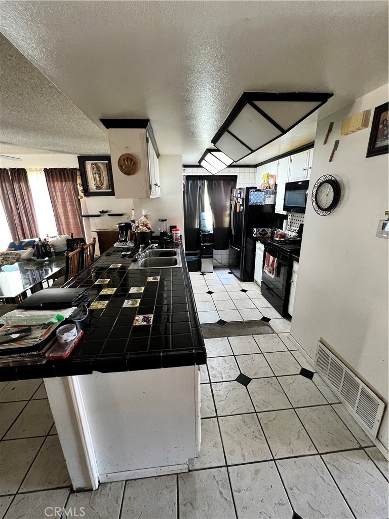 2302 Avenida Del Vista Property Photo 23