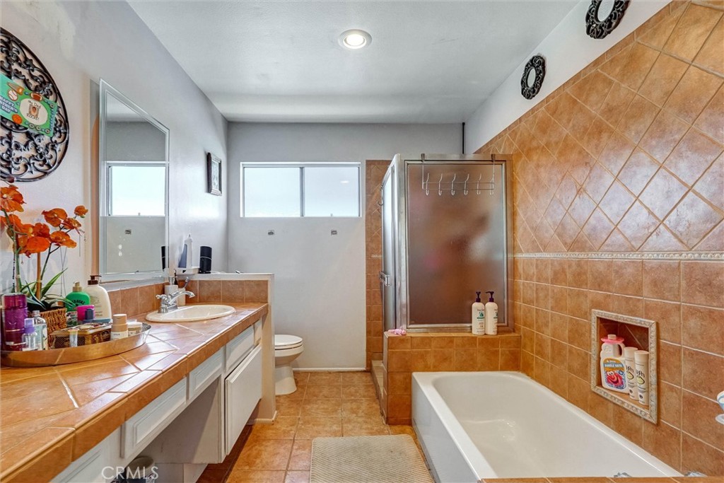 6323 Reseda 1 Property Photo 8