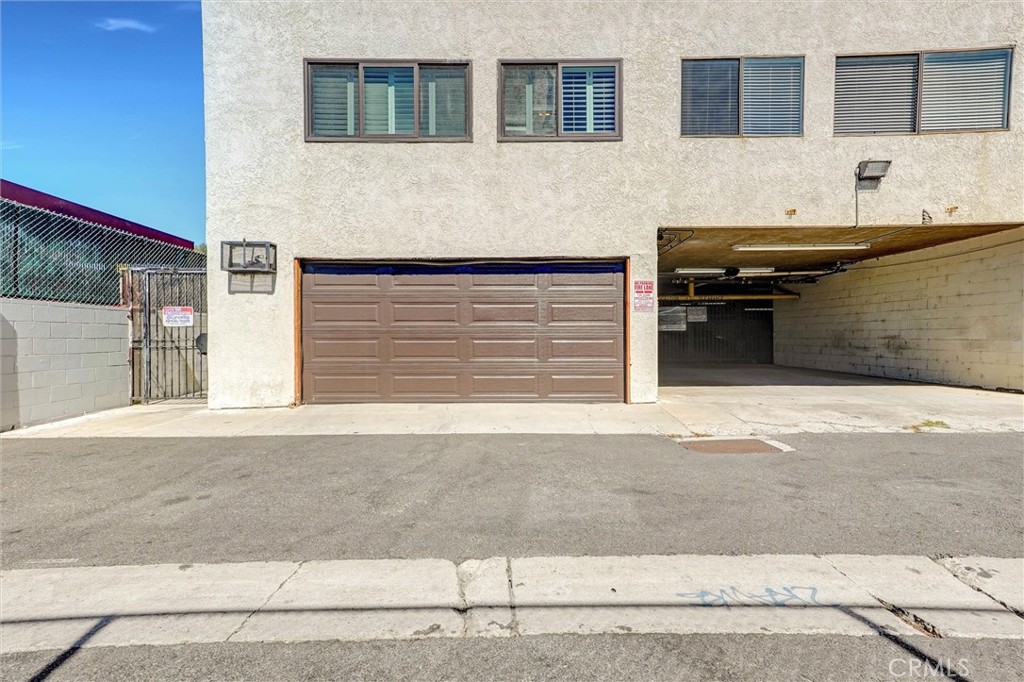 6323 Reseda 1 Property Photo 24