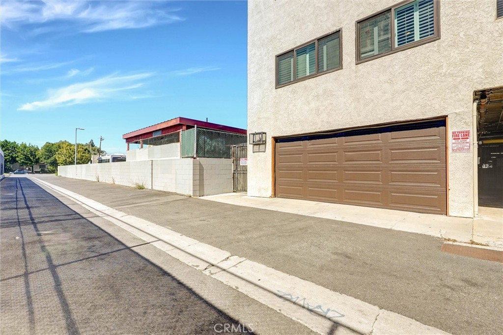 6323 Reseda 1 Property Photo 25