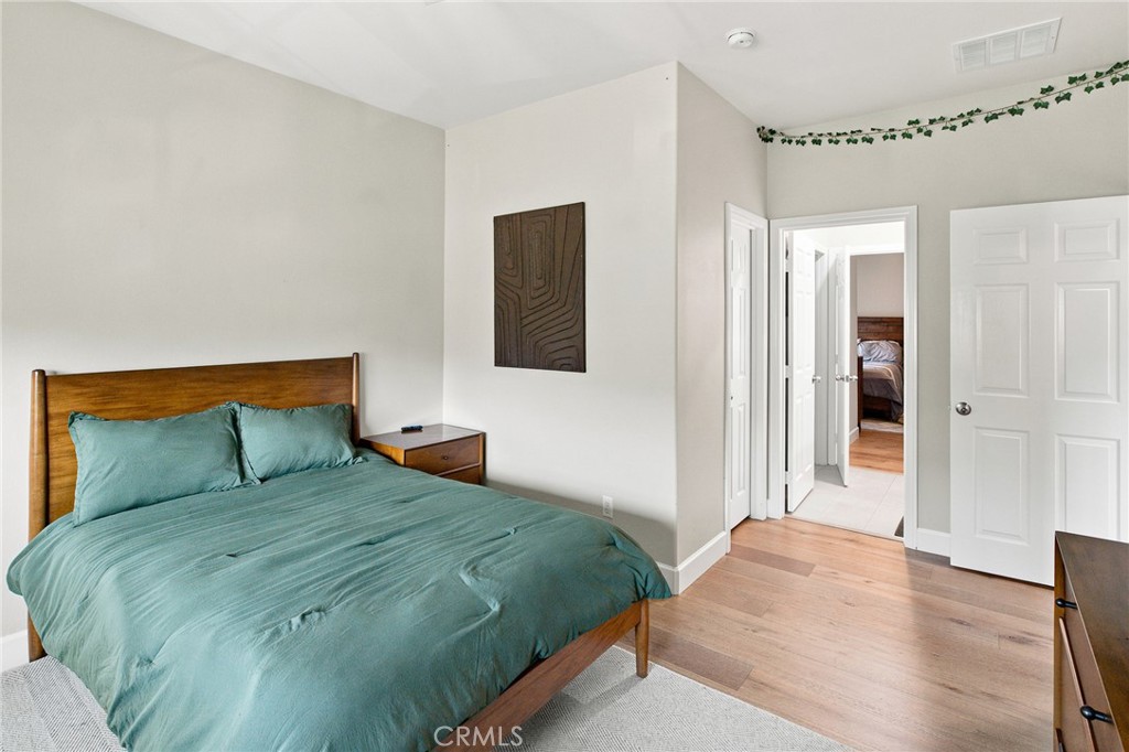 186 W 20th Property Photo 33