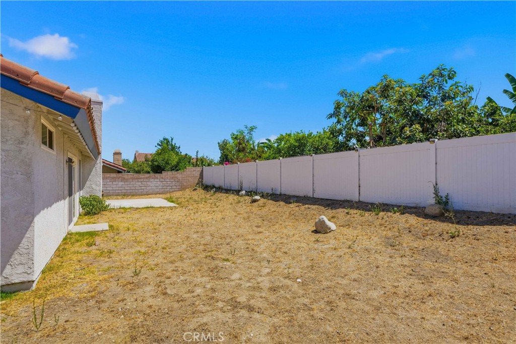2326 N Sycamore Property Photo 12