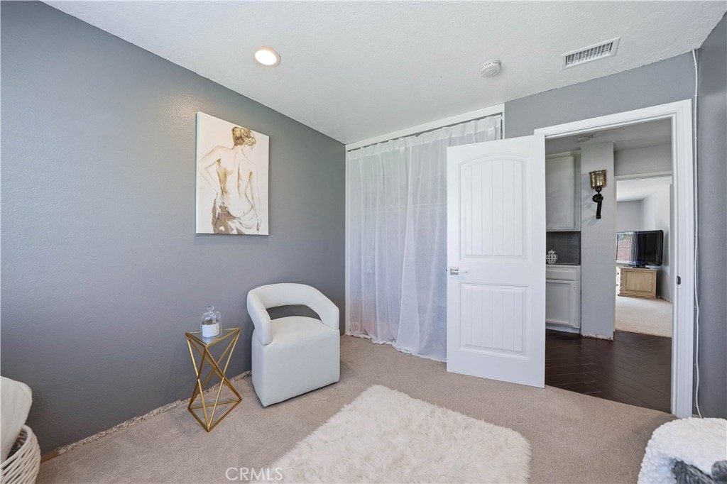 2326 N Sycamore Property Photo 32