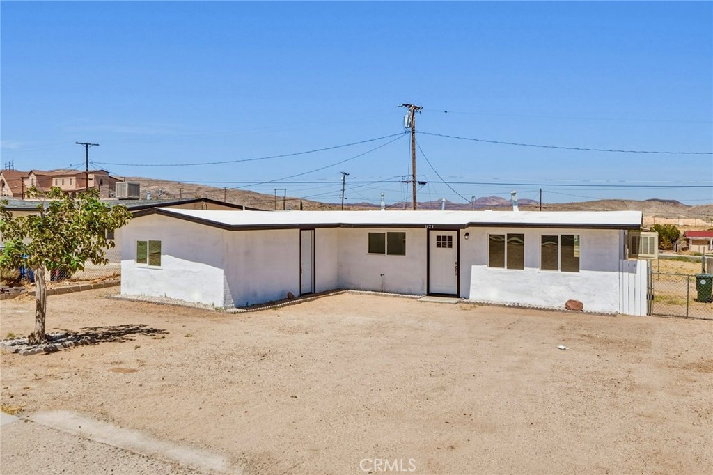 1423 Mesa Drive Property Photo 1
