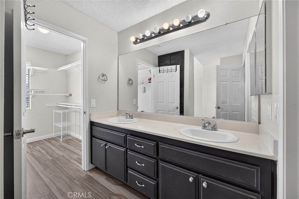 13562 Sutter Court Property Photo 13