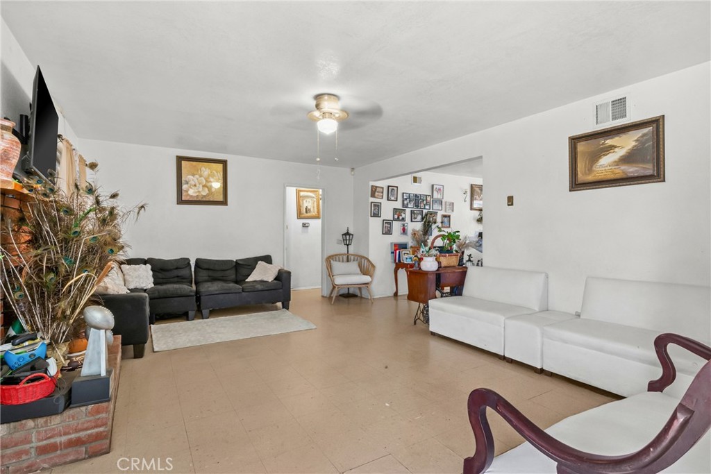 21210 Rider Street Property Photo 11