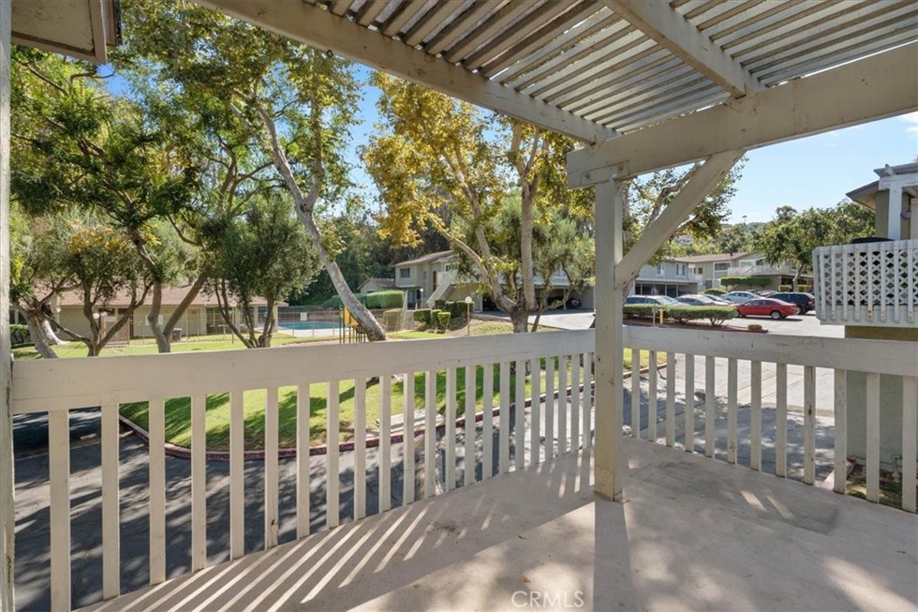 2101 E Aroma Property Photo 3