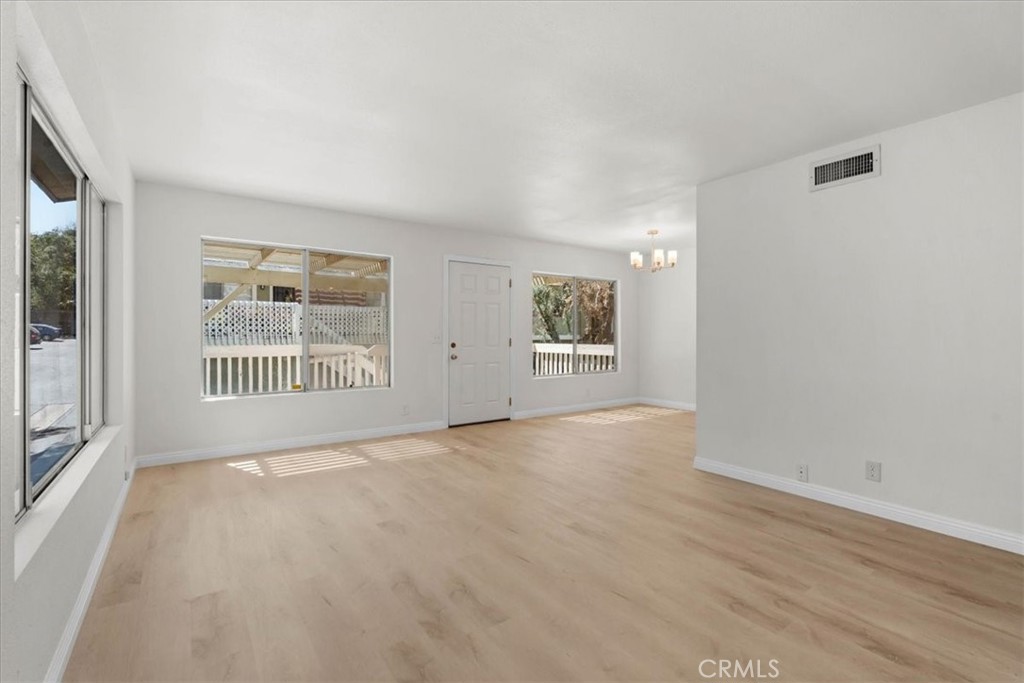 2101 E Aroma Property Photo 8